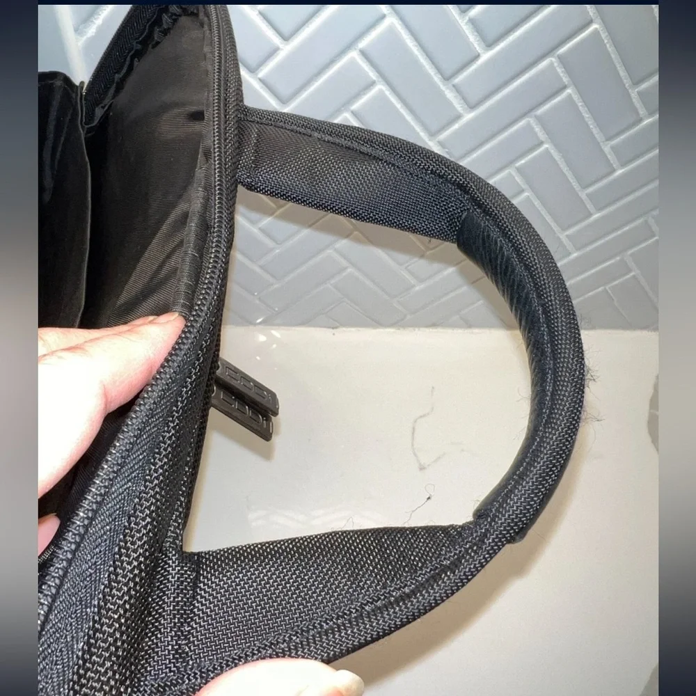 💼 NWOT! Codi Laptop Bag